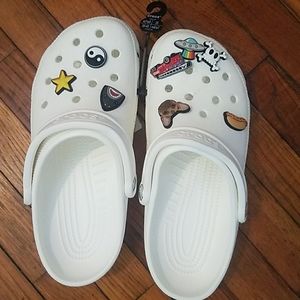 Classic White crocs w/jibbitz w9